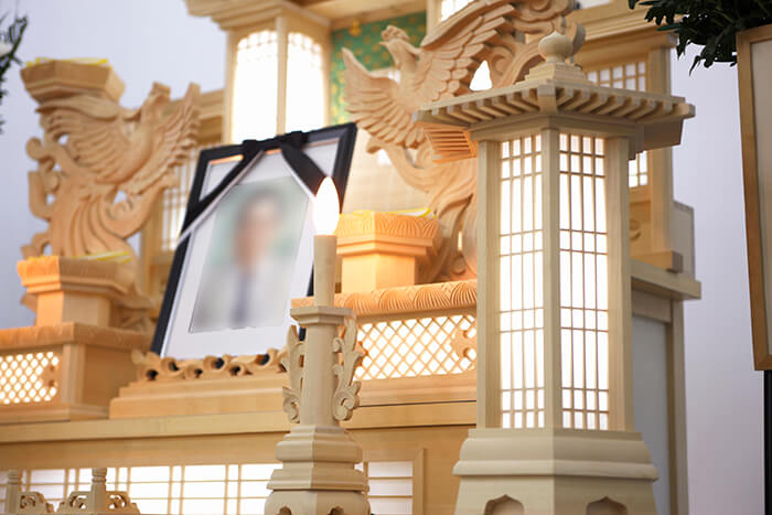 読経、焼香、弔辞などをして、お別れの準備をします。